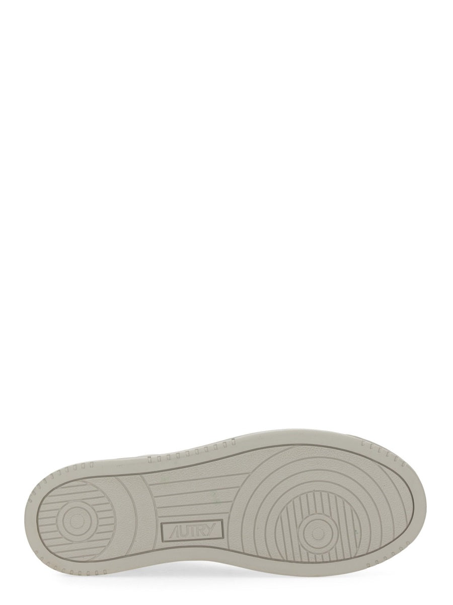 Autry "Medalist Low" Sneaker