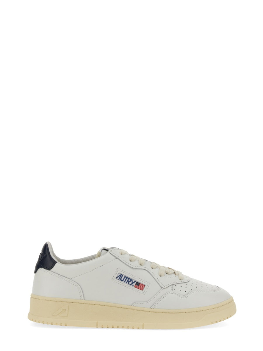 Autry "Medalist Low" Sneaker
