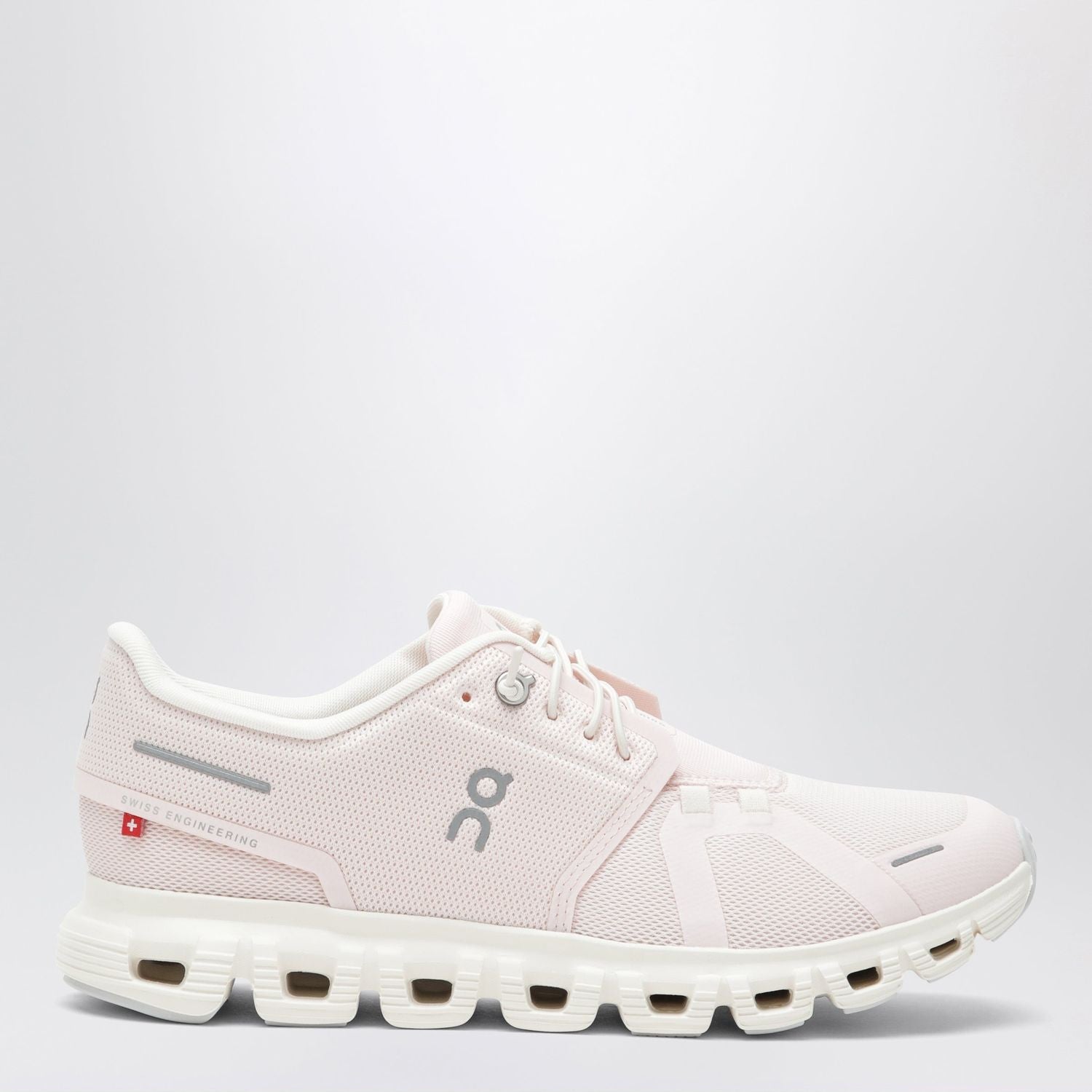 On Running Cloud 6 Salt/Gardenia Sneakers