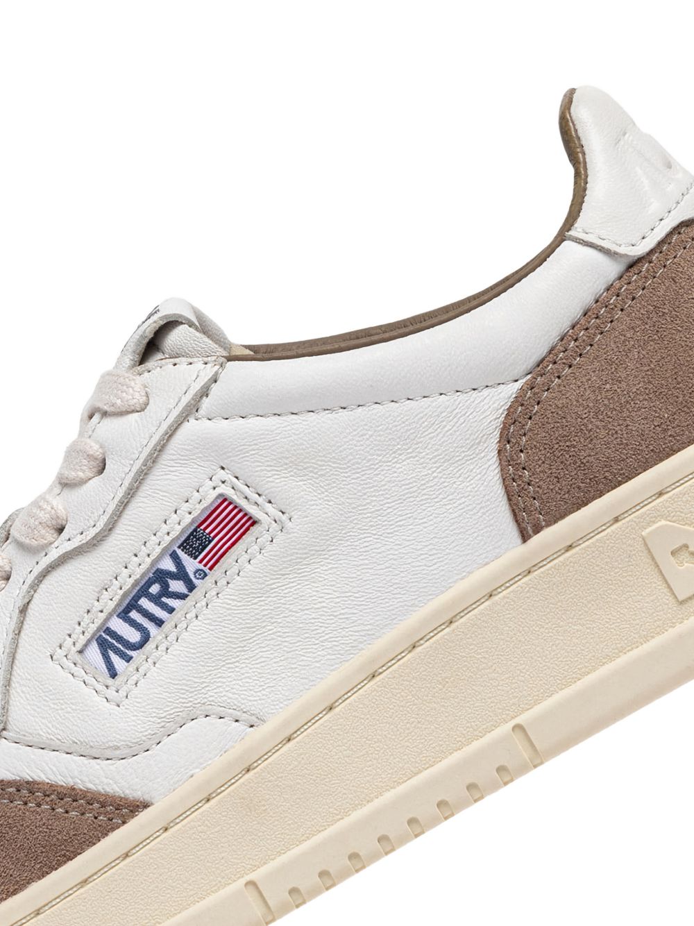 Autry Medalist Low Sneaker In White Leather And Brown Suede
