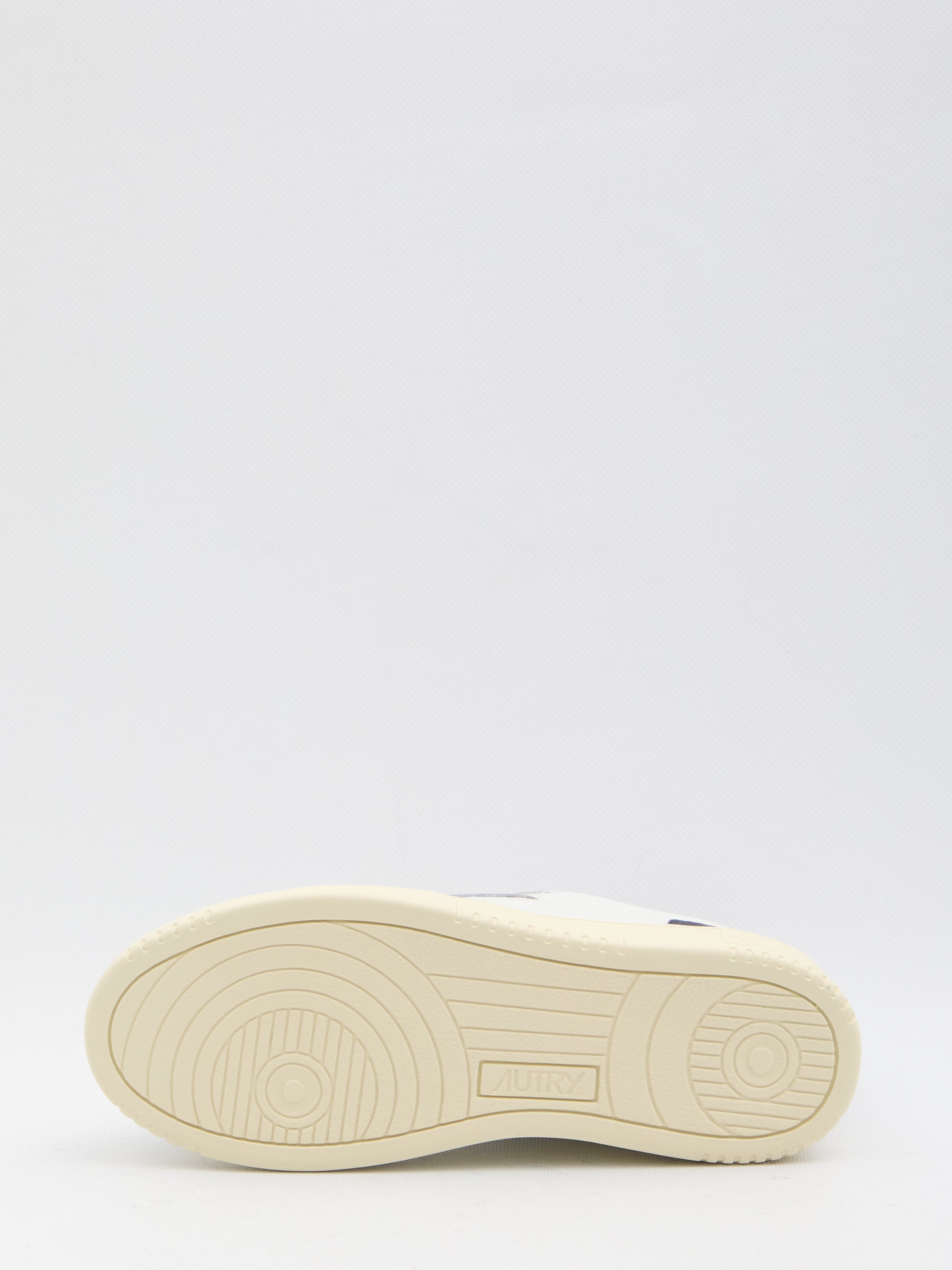 Autry Medalist Low Sneaker In White Leather And Blue Suede