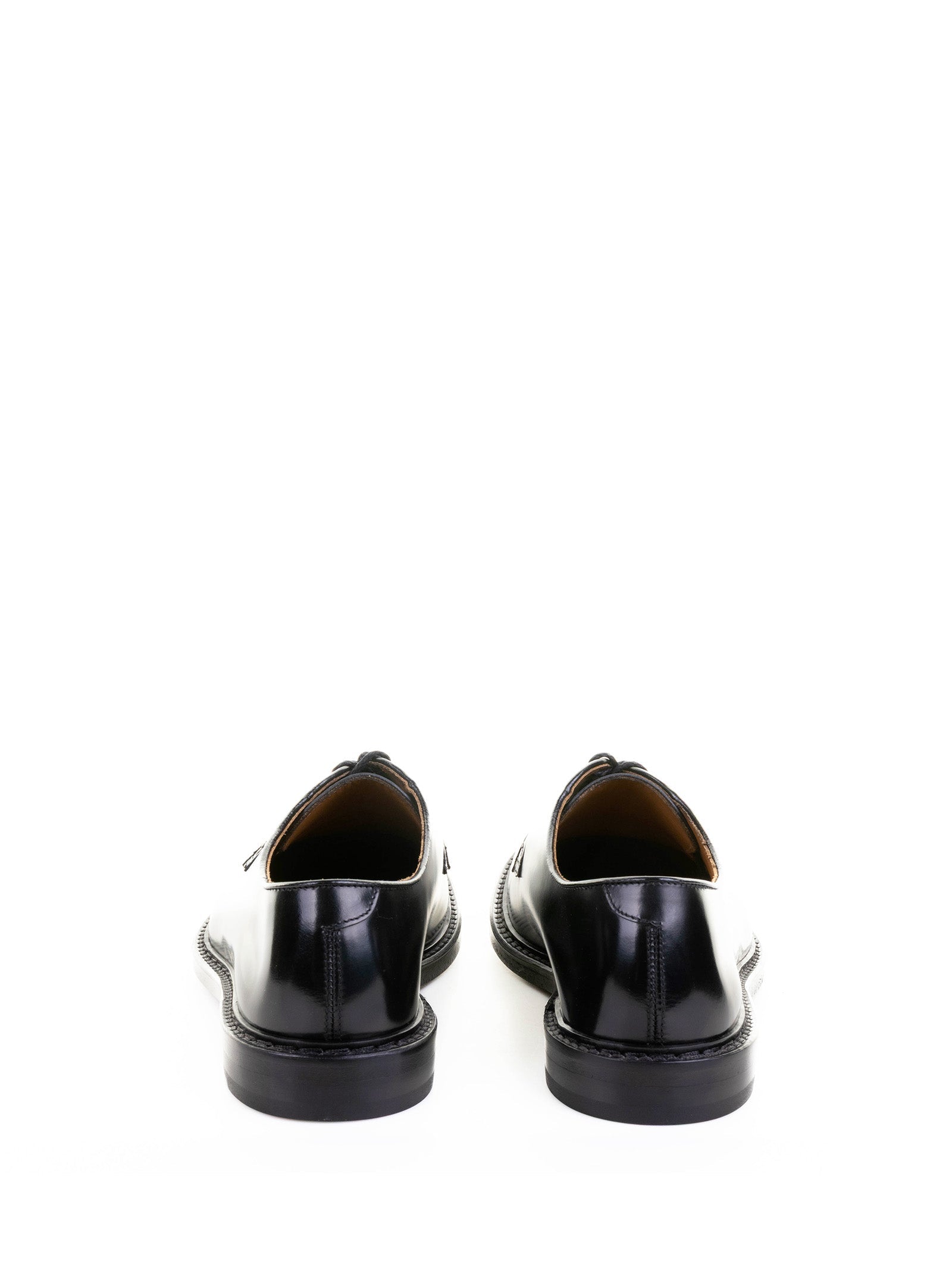 Doucal's Low Black Leather Laceup