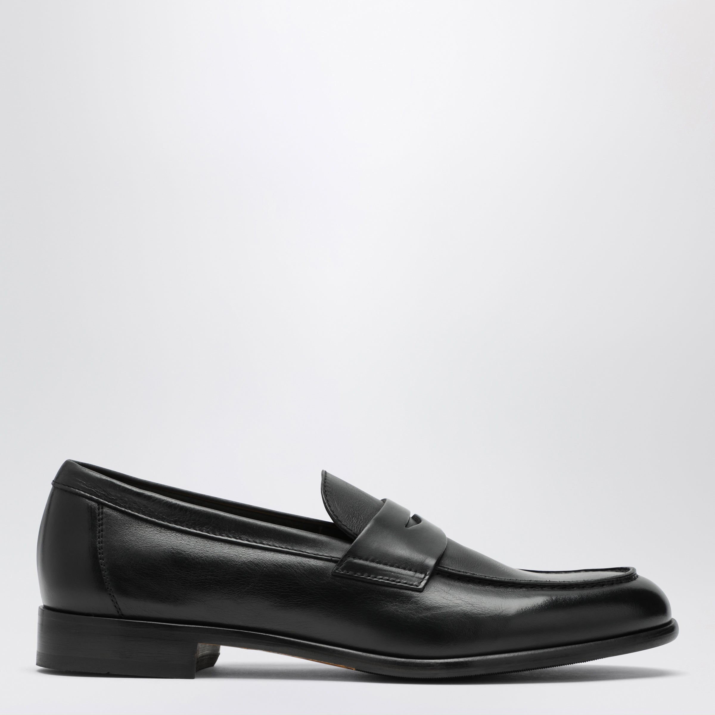 Doucal's Black Penny Loafer In Leather