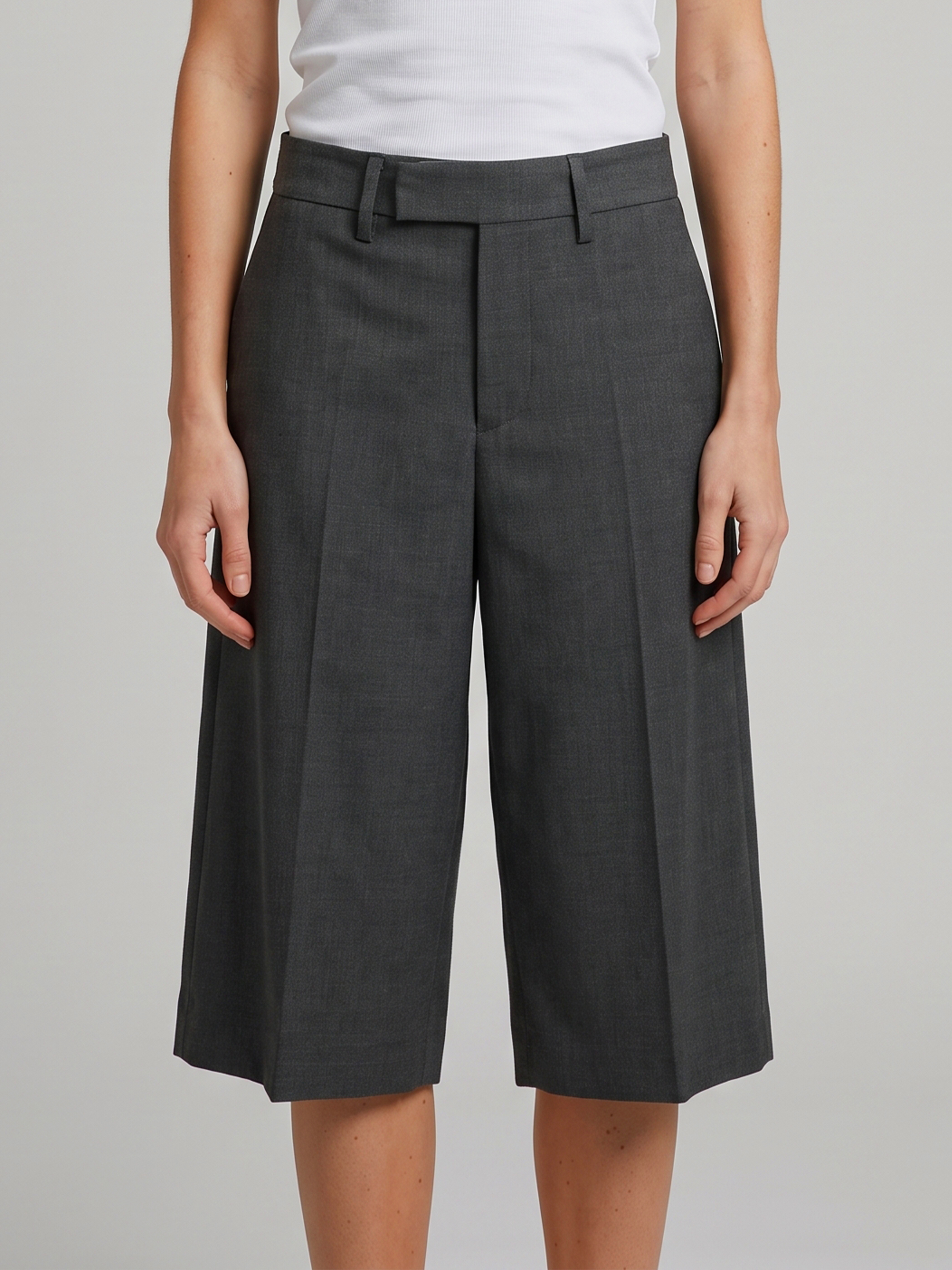 Sutton New York Anthracite Stretch Canvas Bermuda Shorts