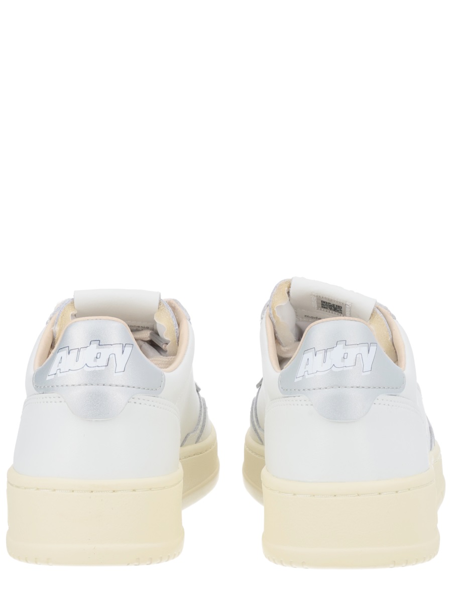 Autry "Medalist Low" Sneaker