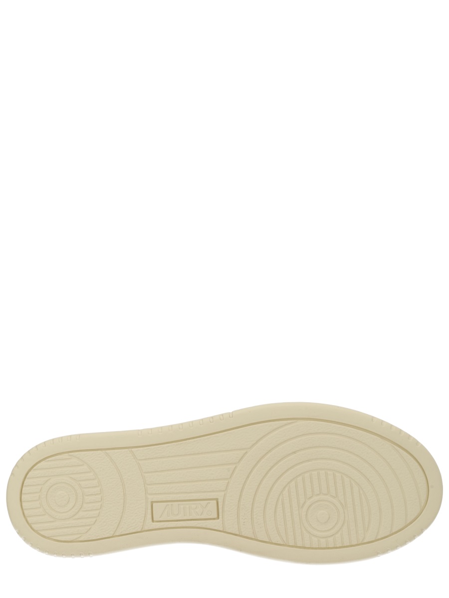 Autry "Medalist Low" Sneaker