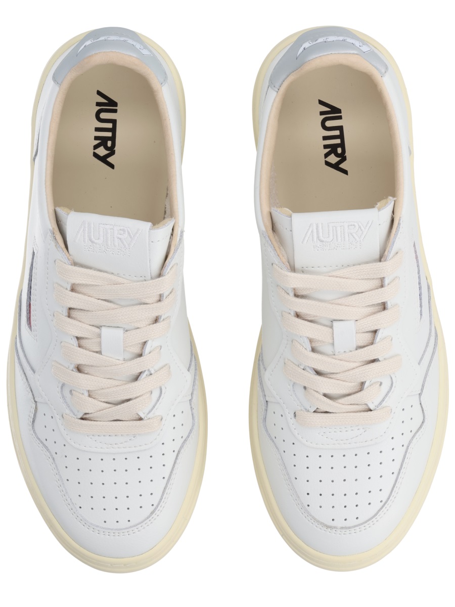 Autry "Medalist Low" Sneaker