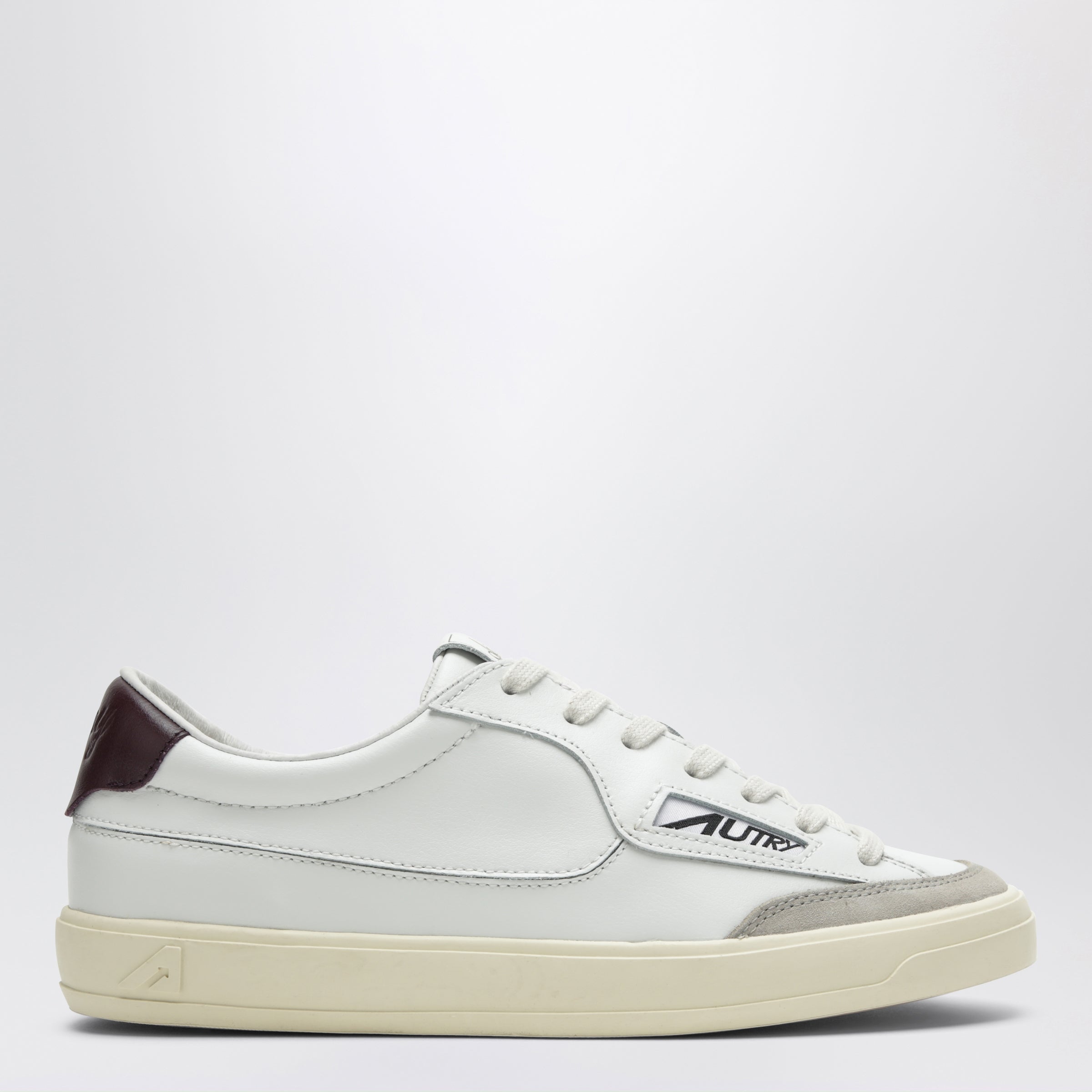 Autry White/Fig Windscape Low Sneakers In Leat