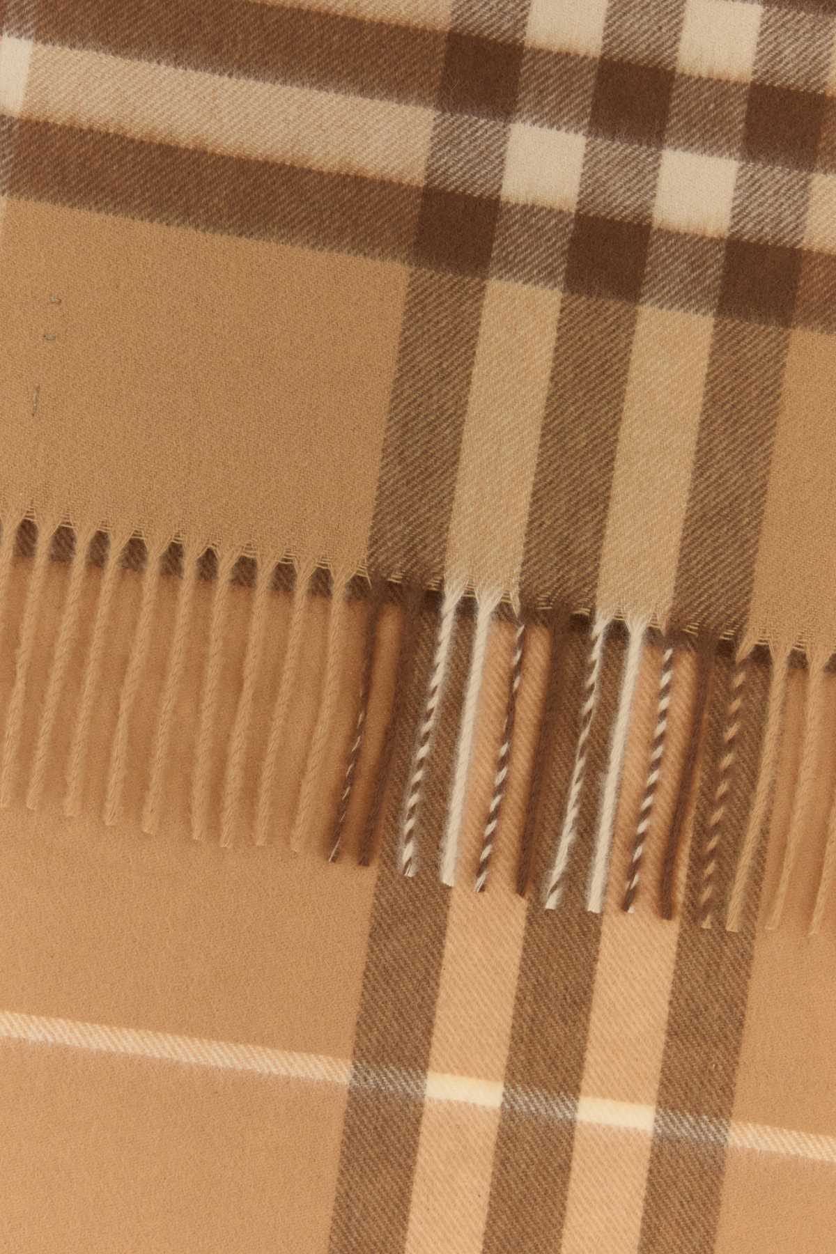 Burberry Mu Giant Chk Cs Sc