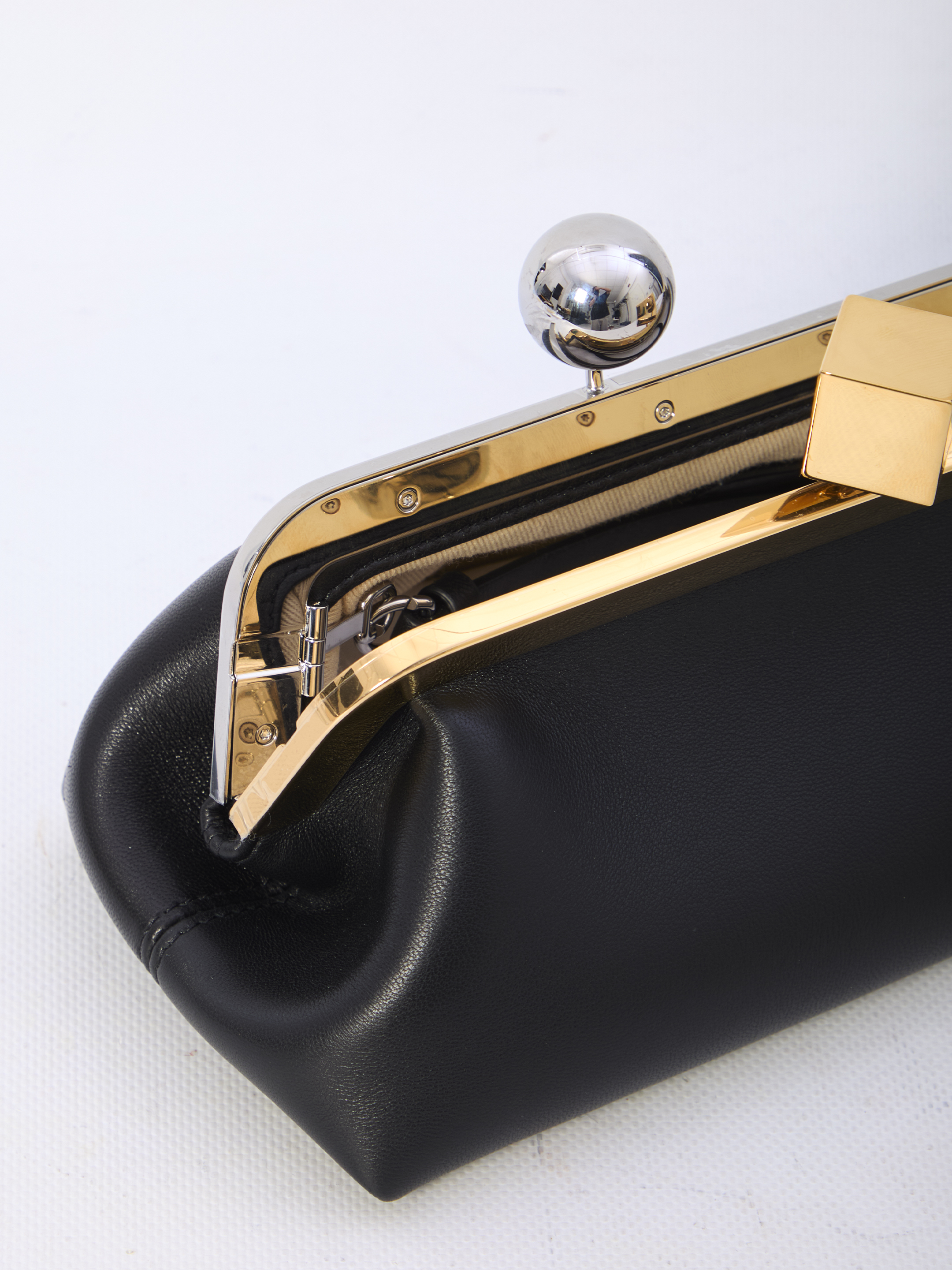 Jacquemus La Pochette Salon
