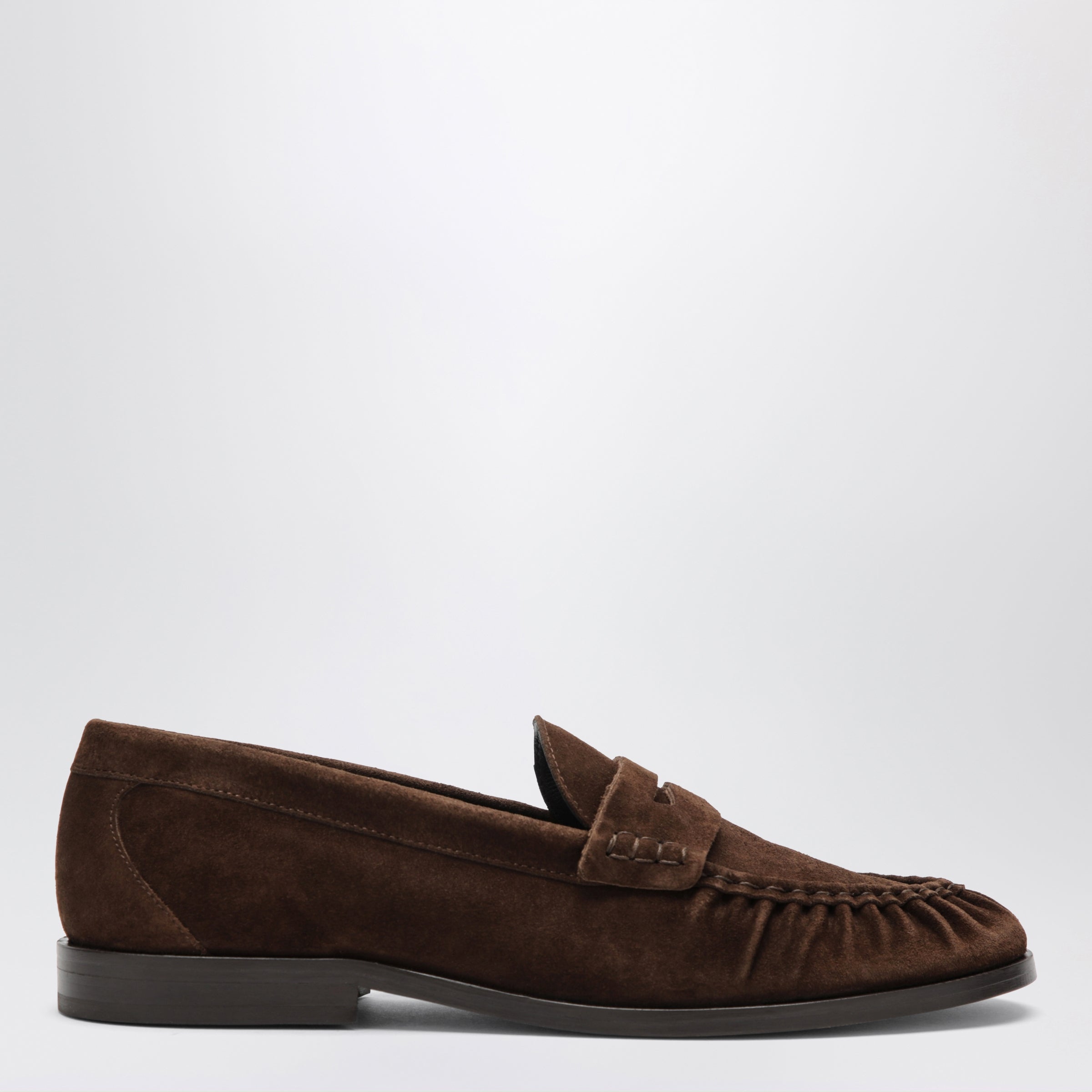 Vinny's Louee Vale Loafers In Brown Suede