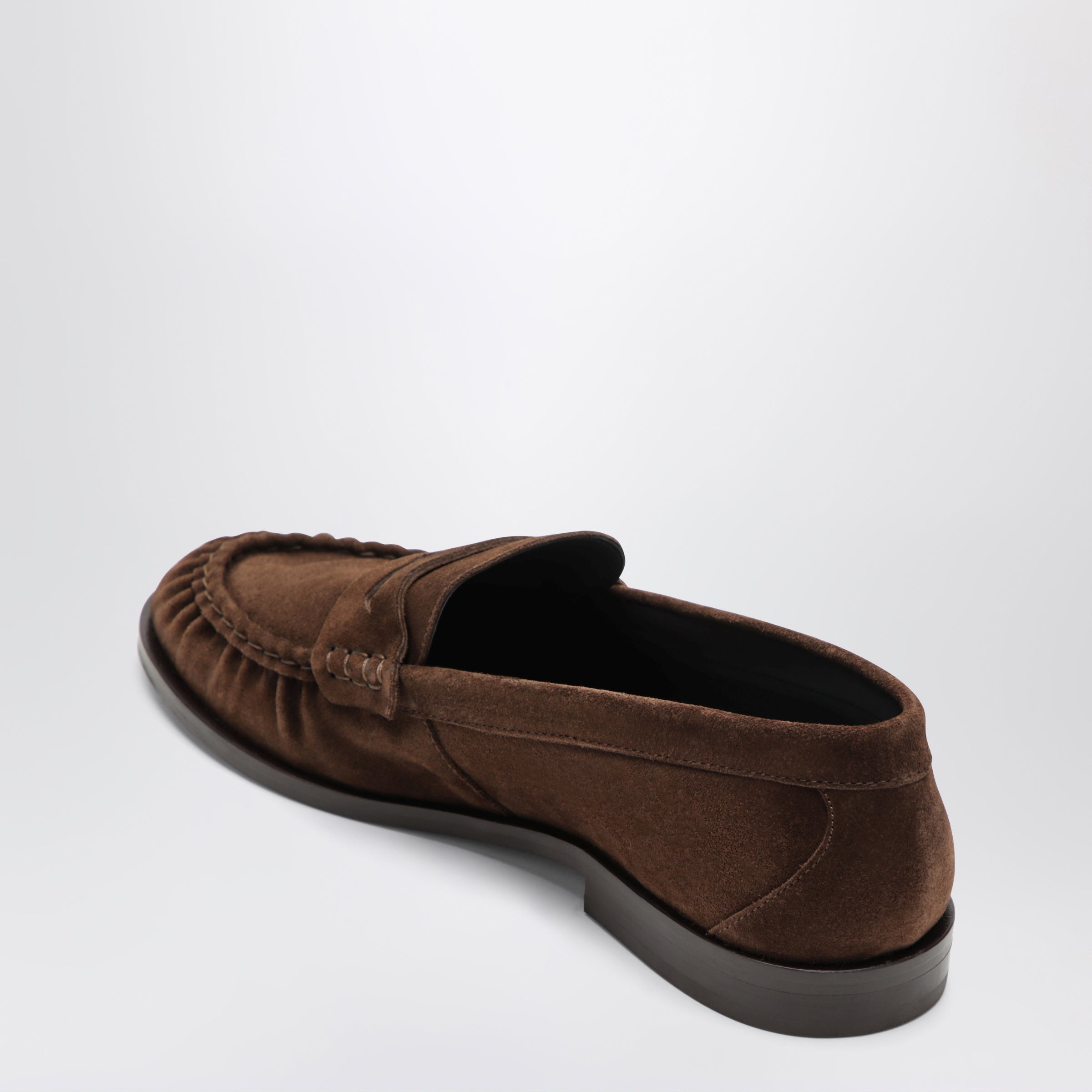 Vinny's Louee Vale Loafers In Brown Suede