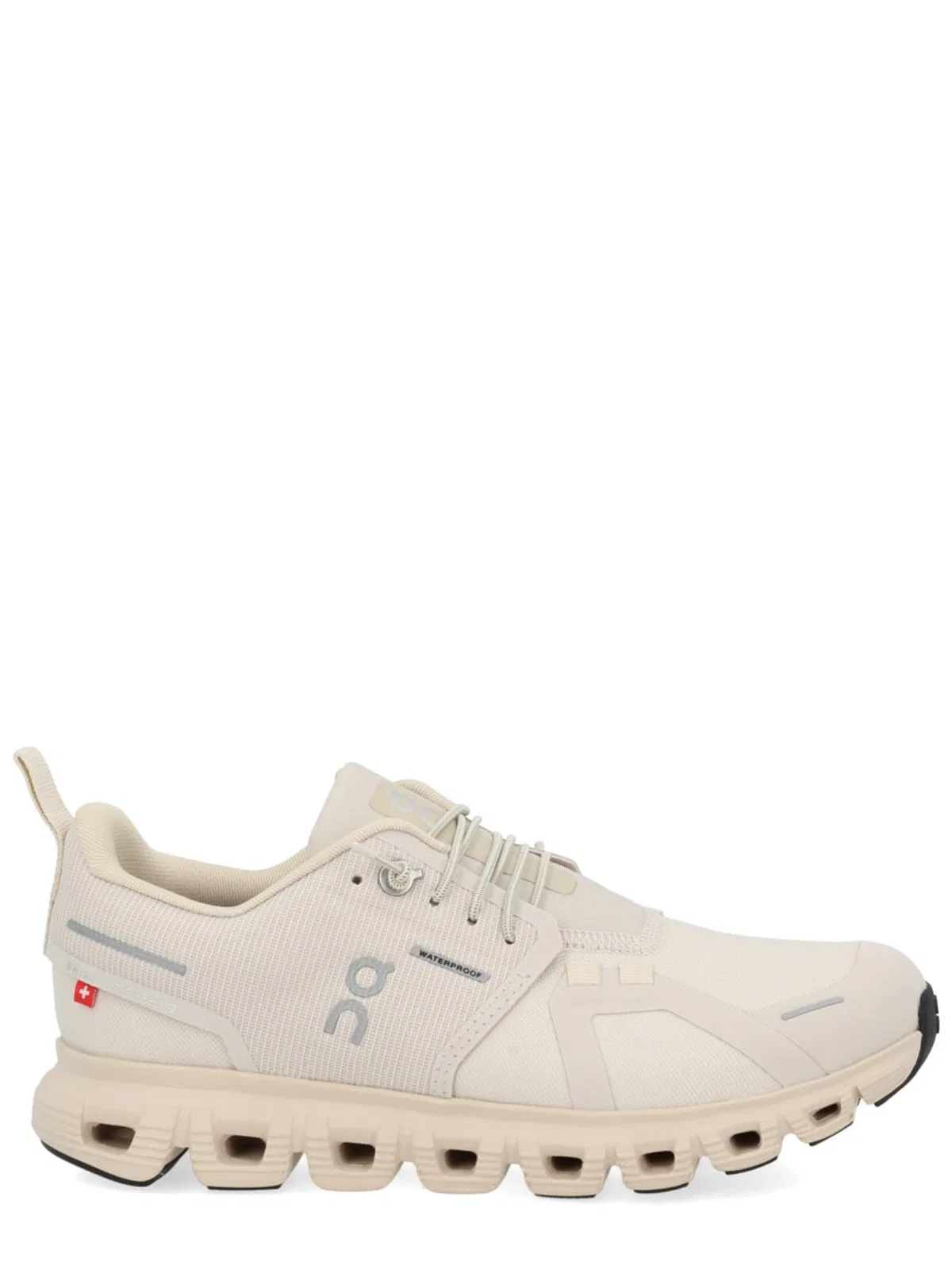 On "Cloud 6" Sneaker