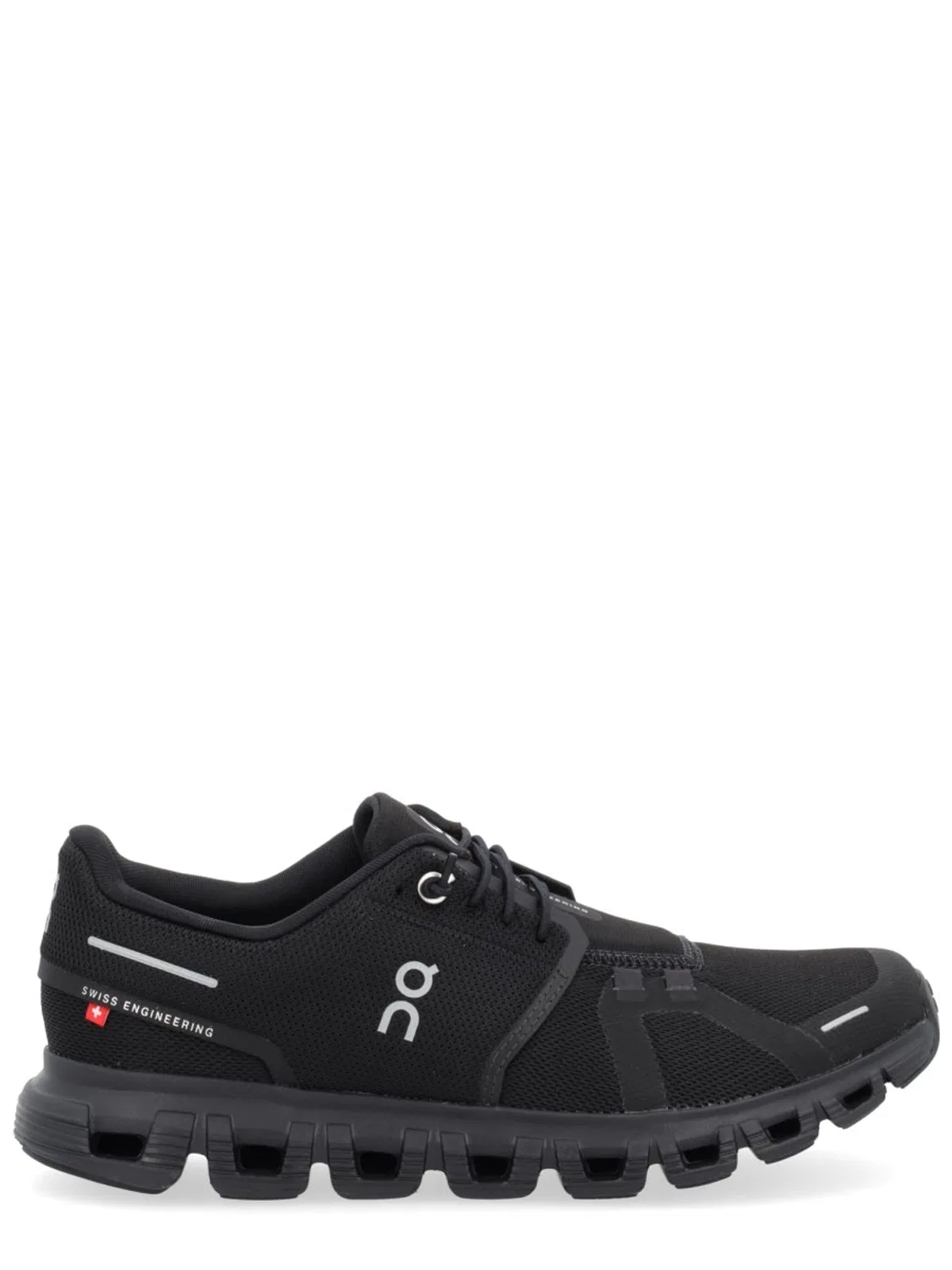 On "Cloud 6" Sneaker