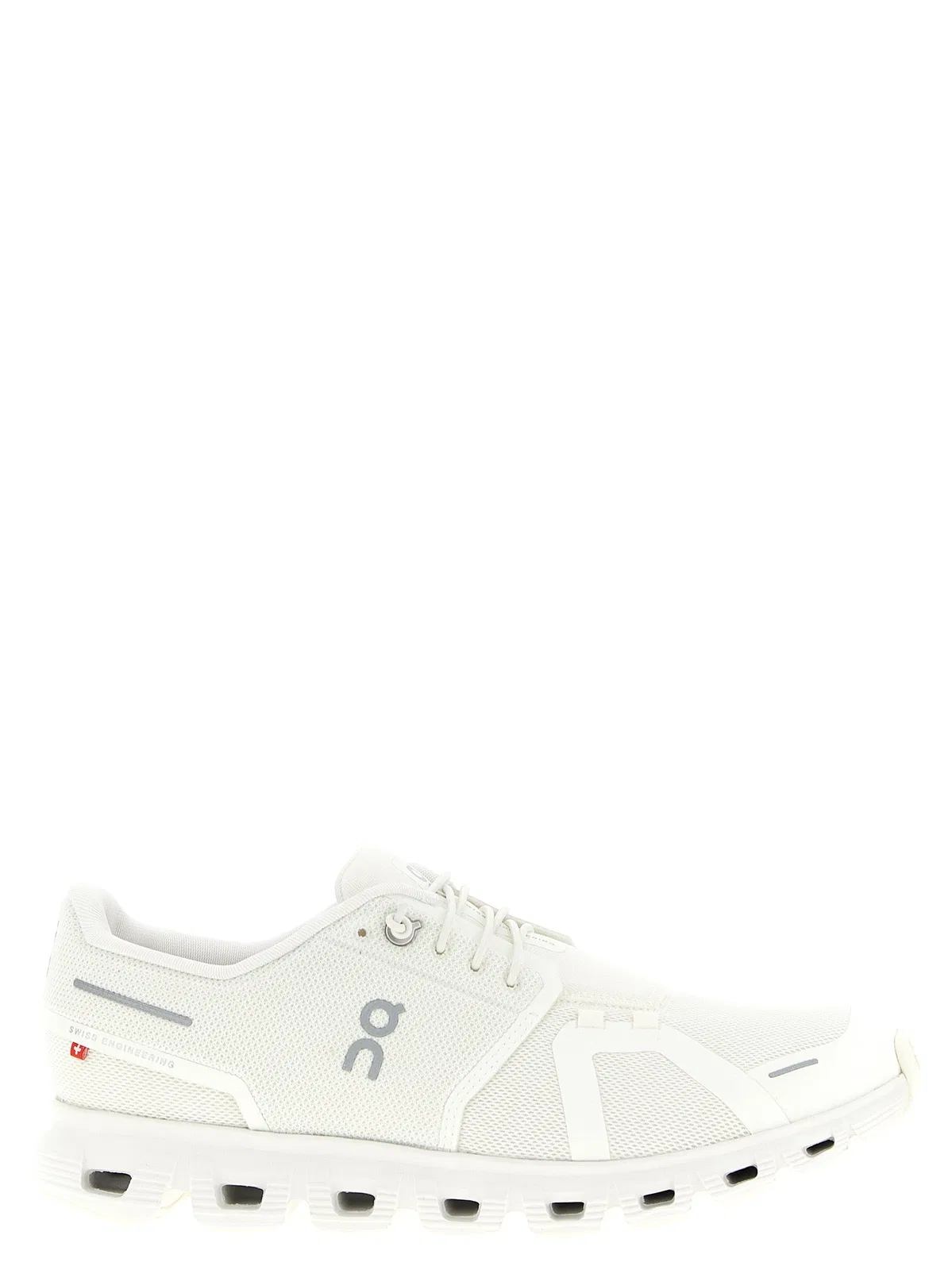 On 'Cloud 6' Sneakers