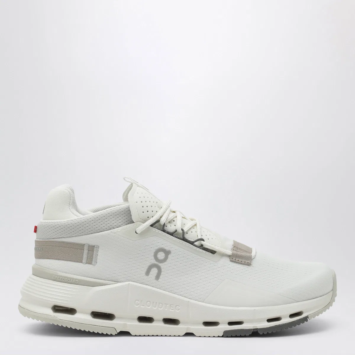 On Cloudnova 2 Sneakers In Ice / Sand