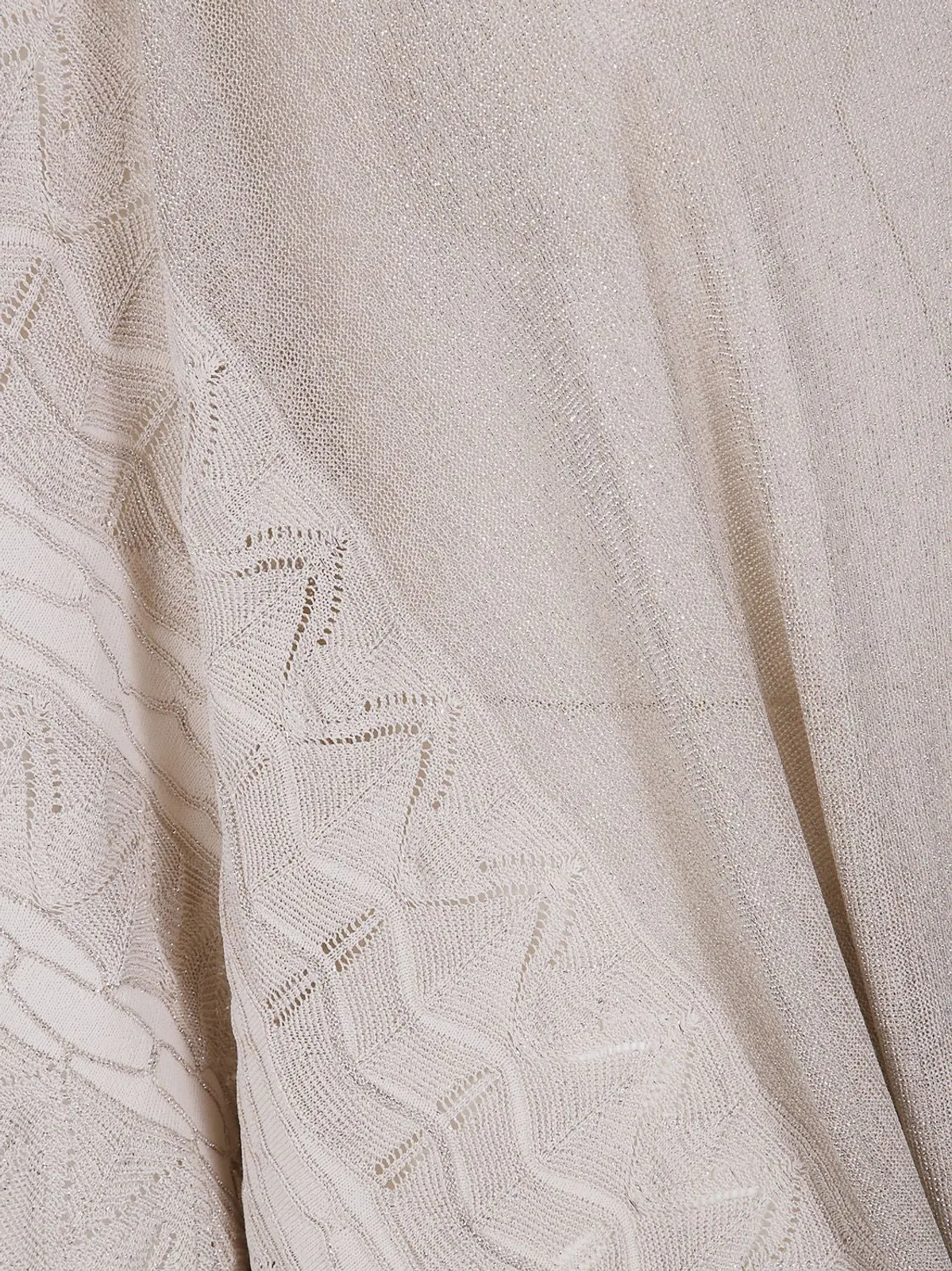 D.Exterior Embroidered Luc Cape