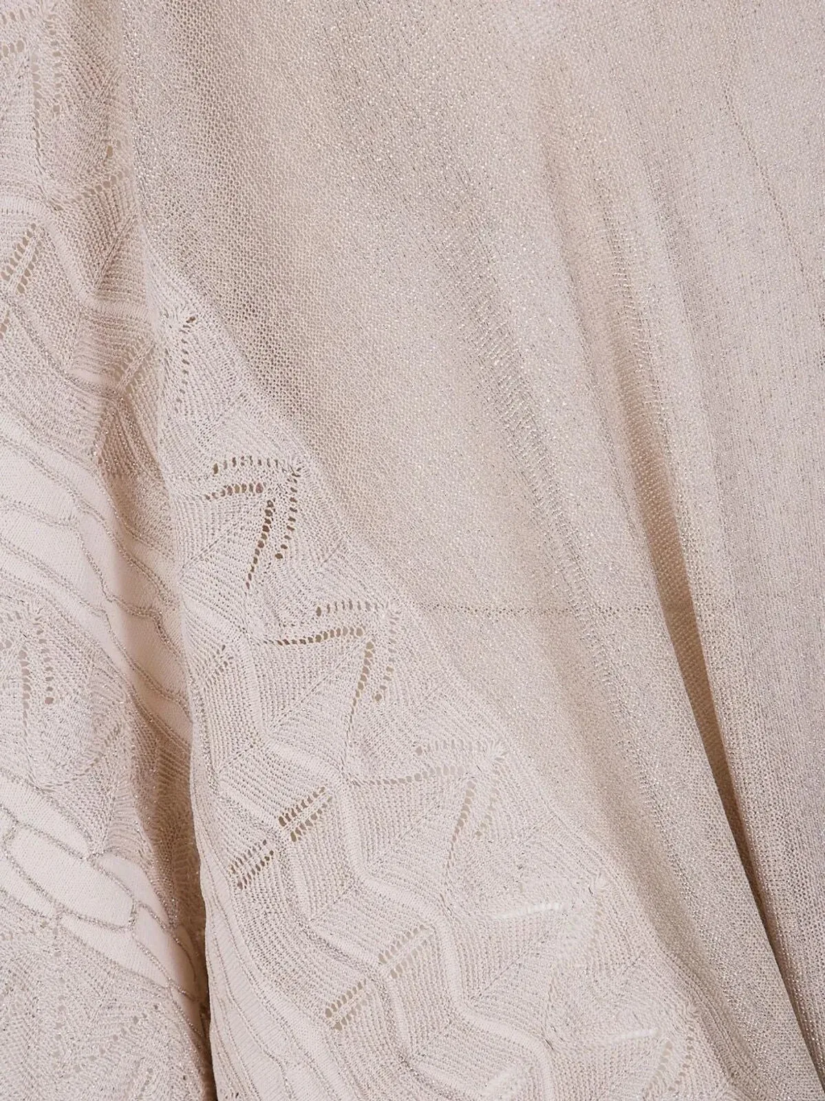 D.Exterior Embroidered Luc Cape