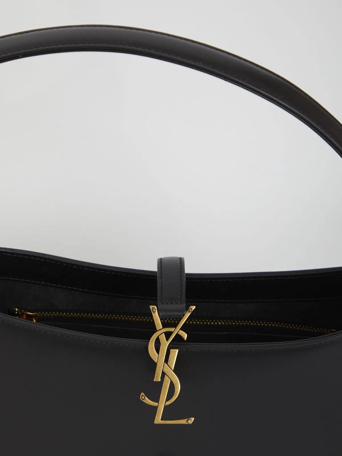 Saint Laurent Black Leather Le 5 Ã 7 Shoulder Bag