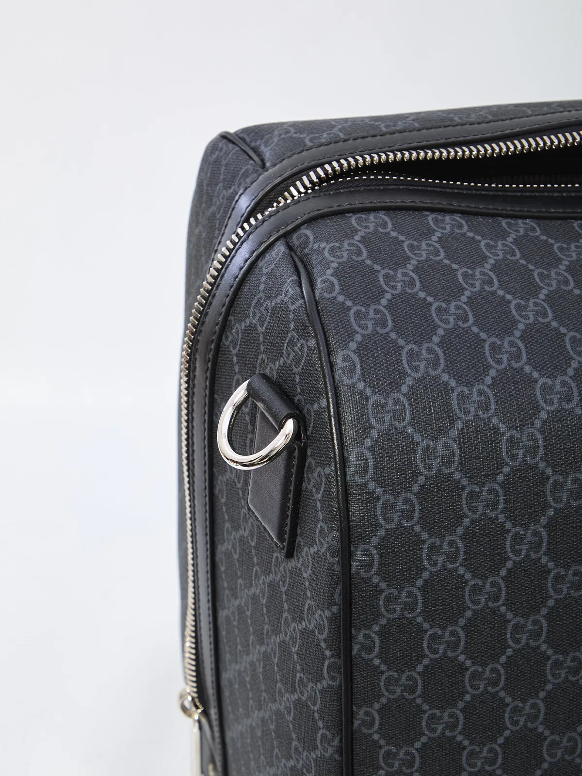 Gucci Gg Supreme Fabric Travel Bag