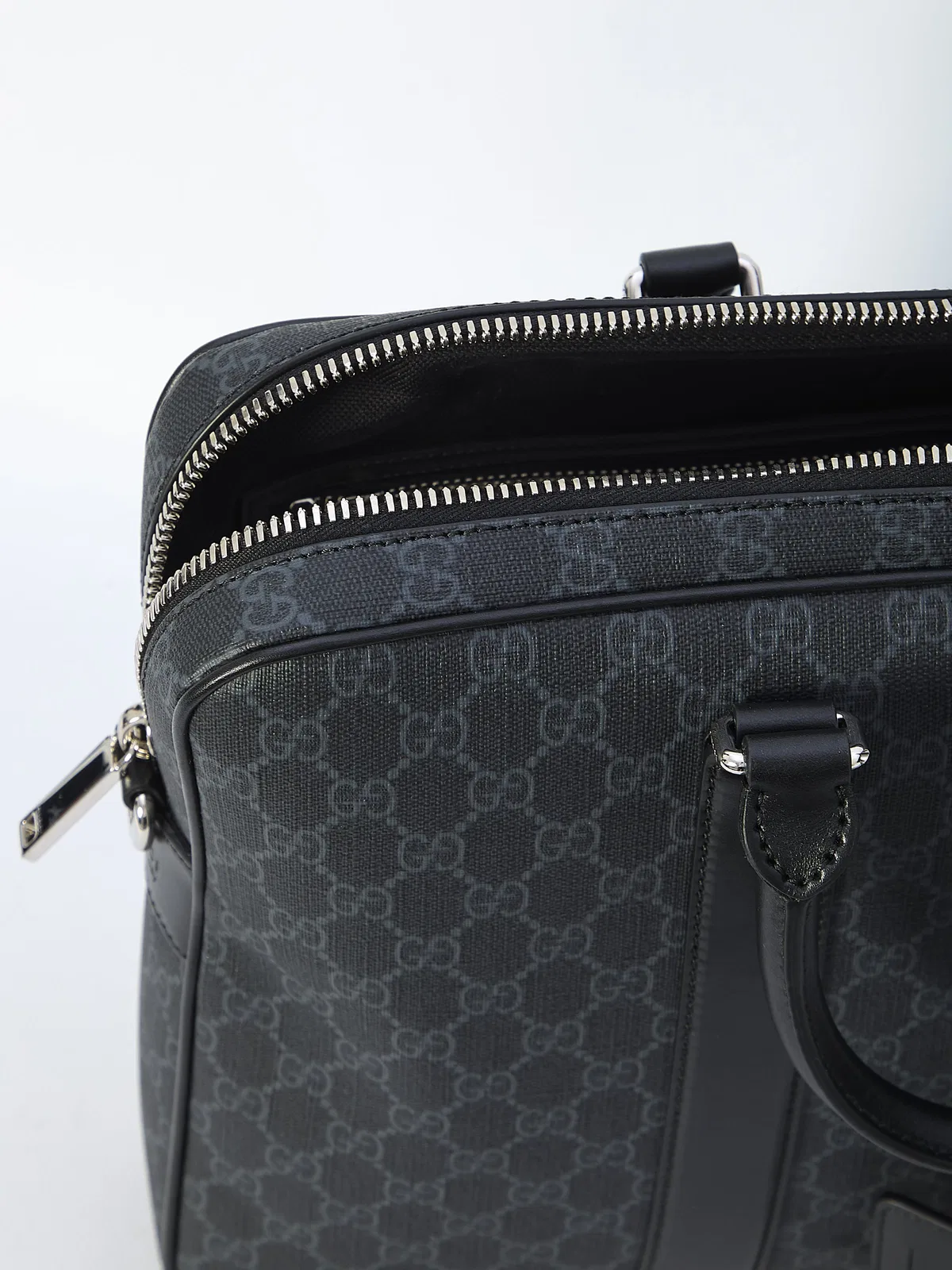 Gucci Gg Supreme Fabric Briefcase