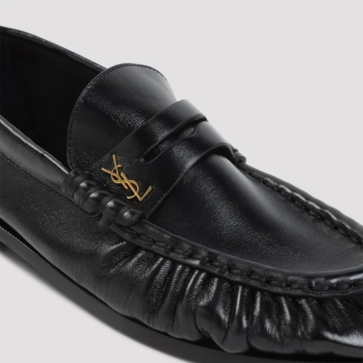Saint Laurent Le Loafer Supple In Shiny Leather