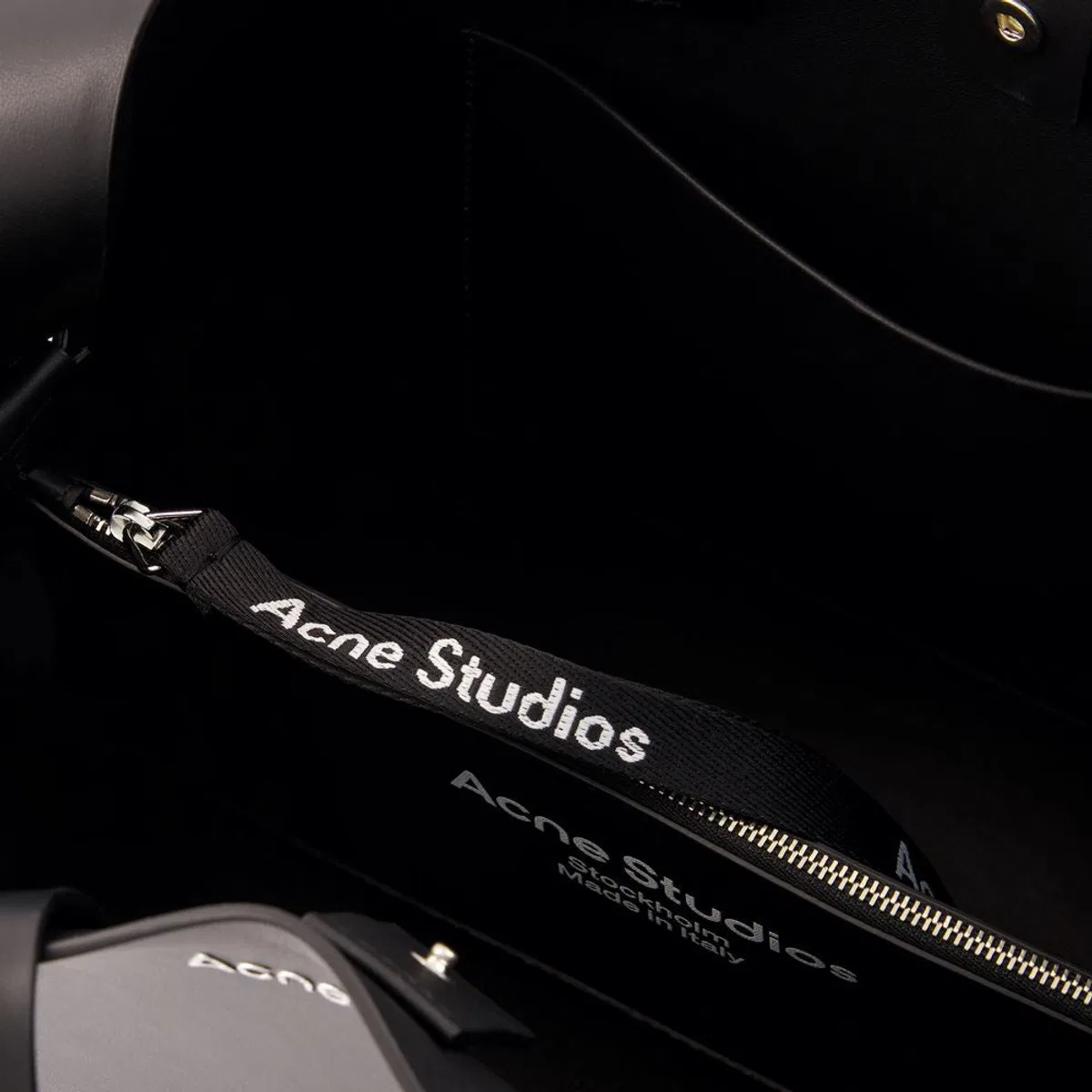 Acne Studios Musubi New R Shopper Bag