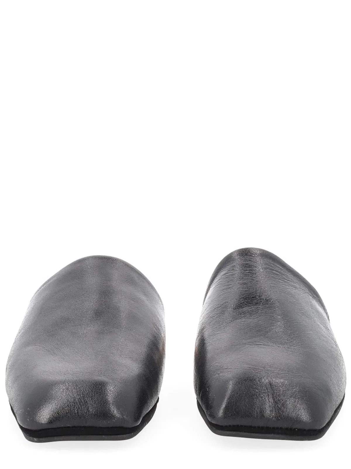 Our legacy Mule Cigarr In Black Leather