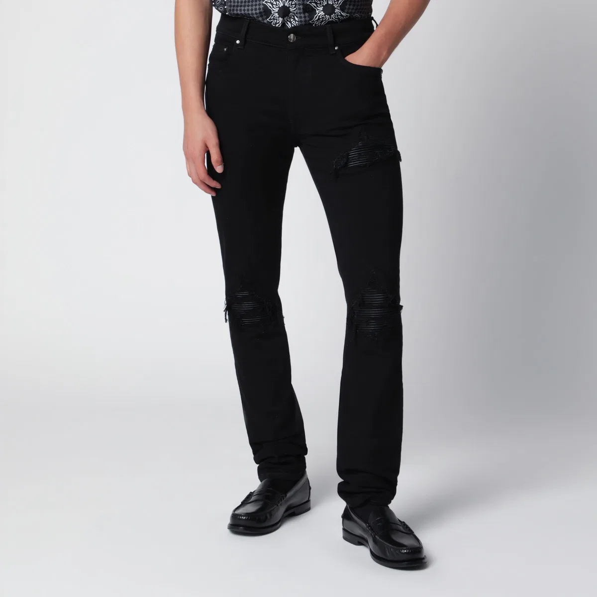 Amiri Ripped Skinny Cotton Jeans In Black