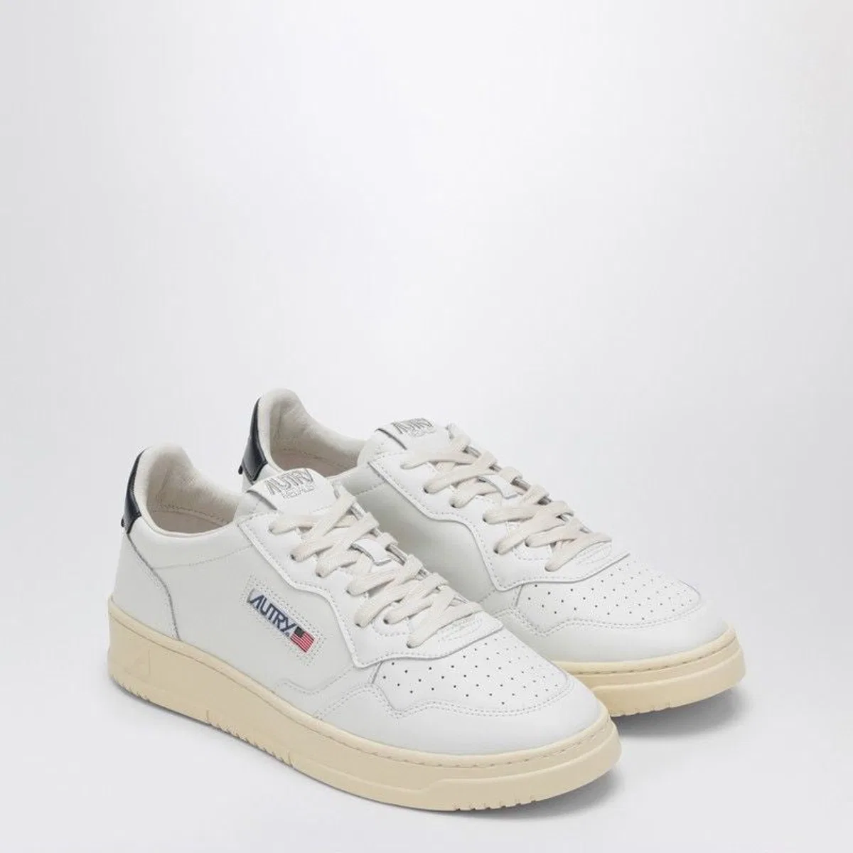 Autry Medalist Low Sneakers