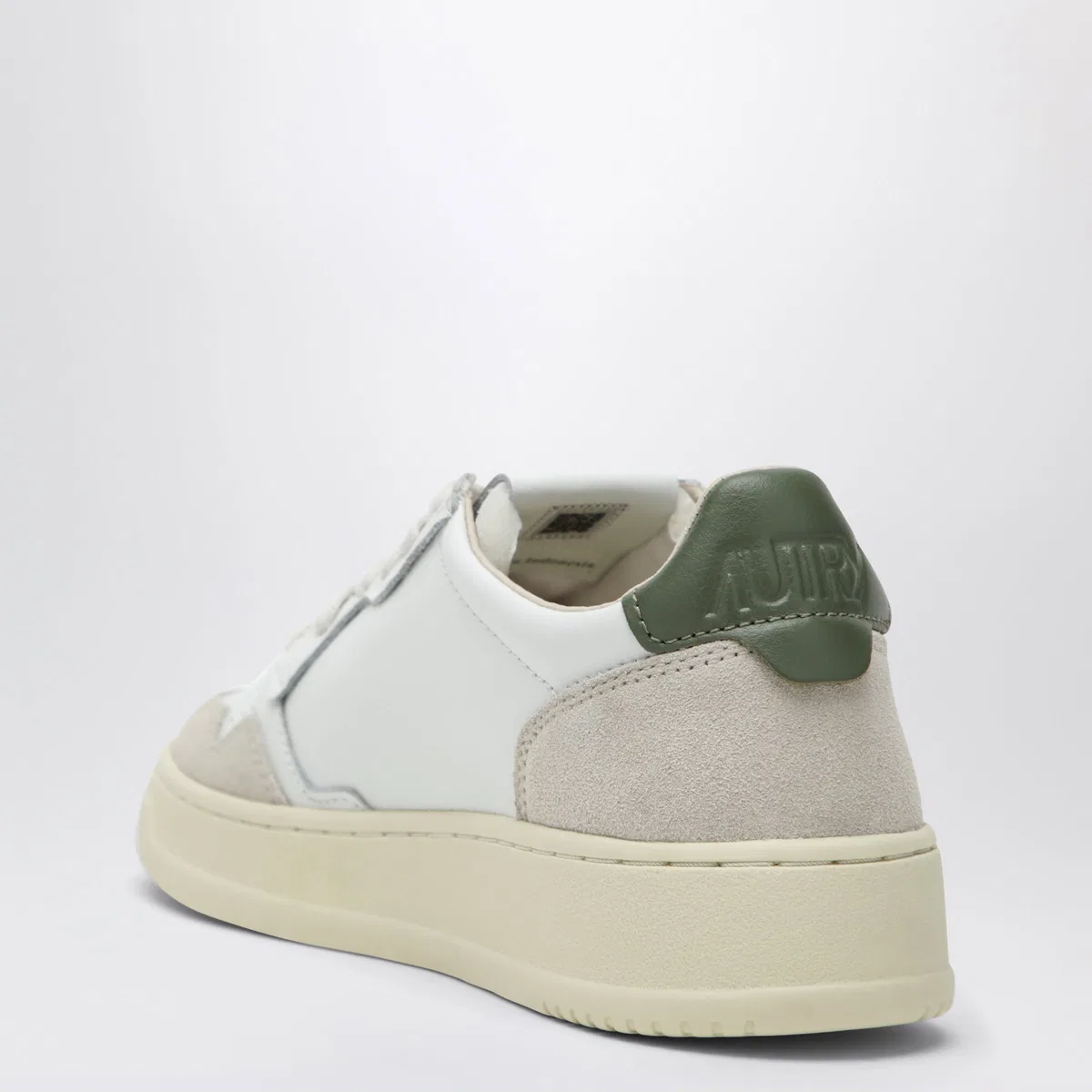 Autry Medalist Low Sneakers In White/Green Lea