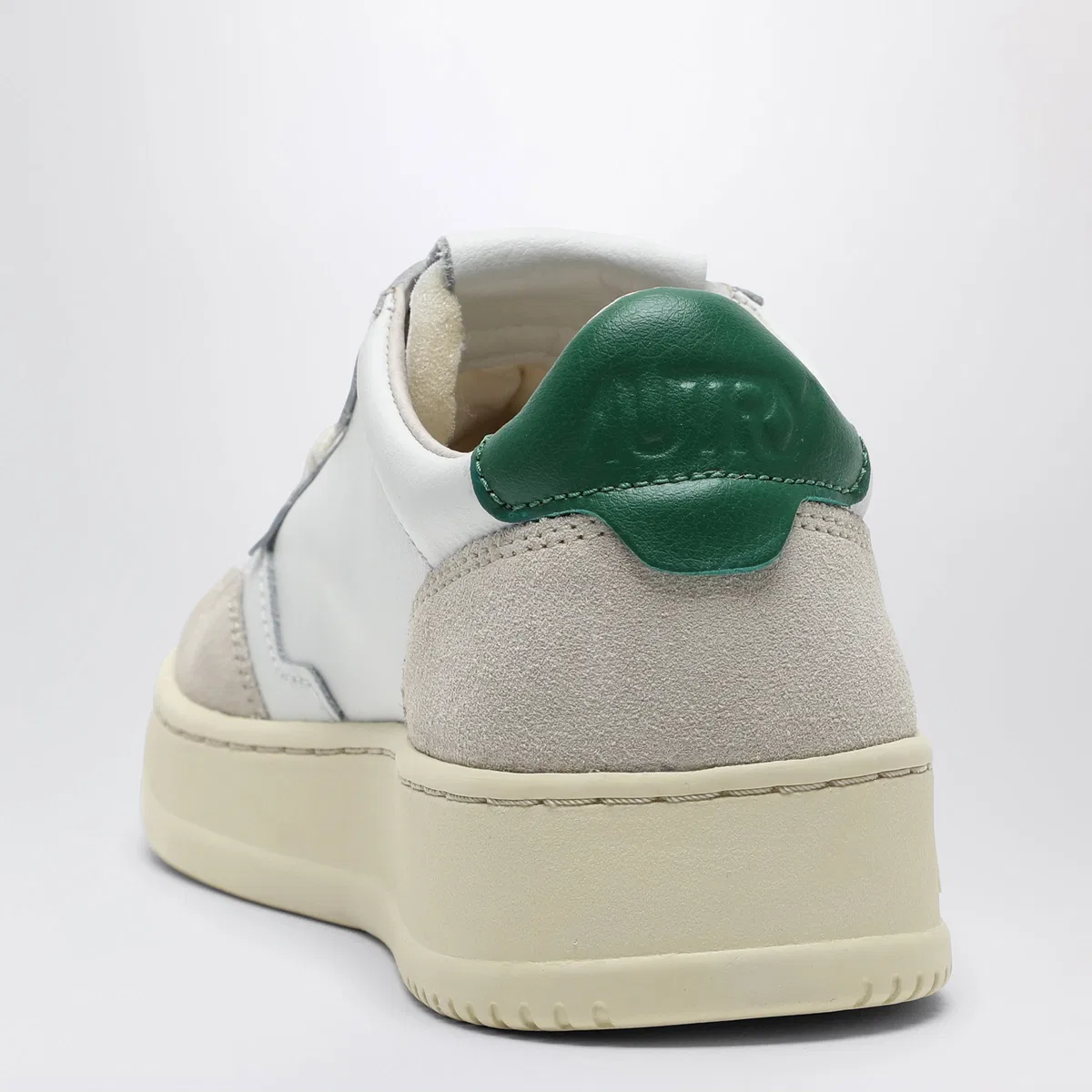 Autry Medalist Sneakers In White/Green Leather
