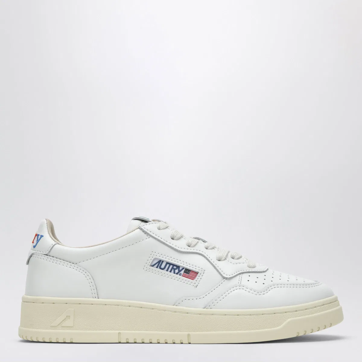 Autry Medalist Low Sneakers In White Leather