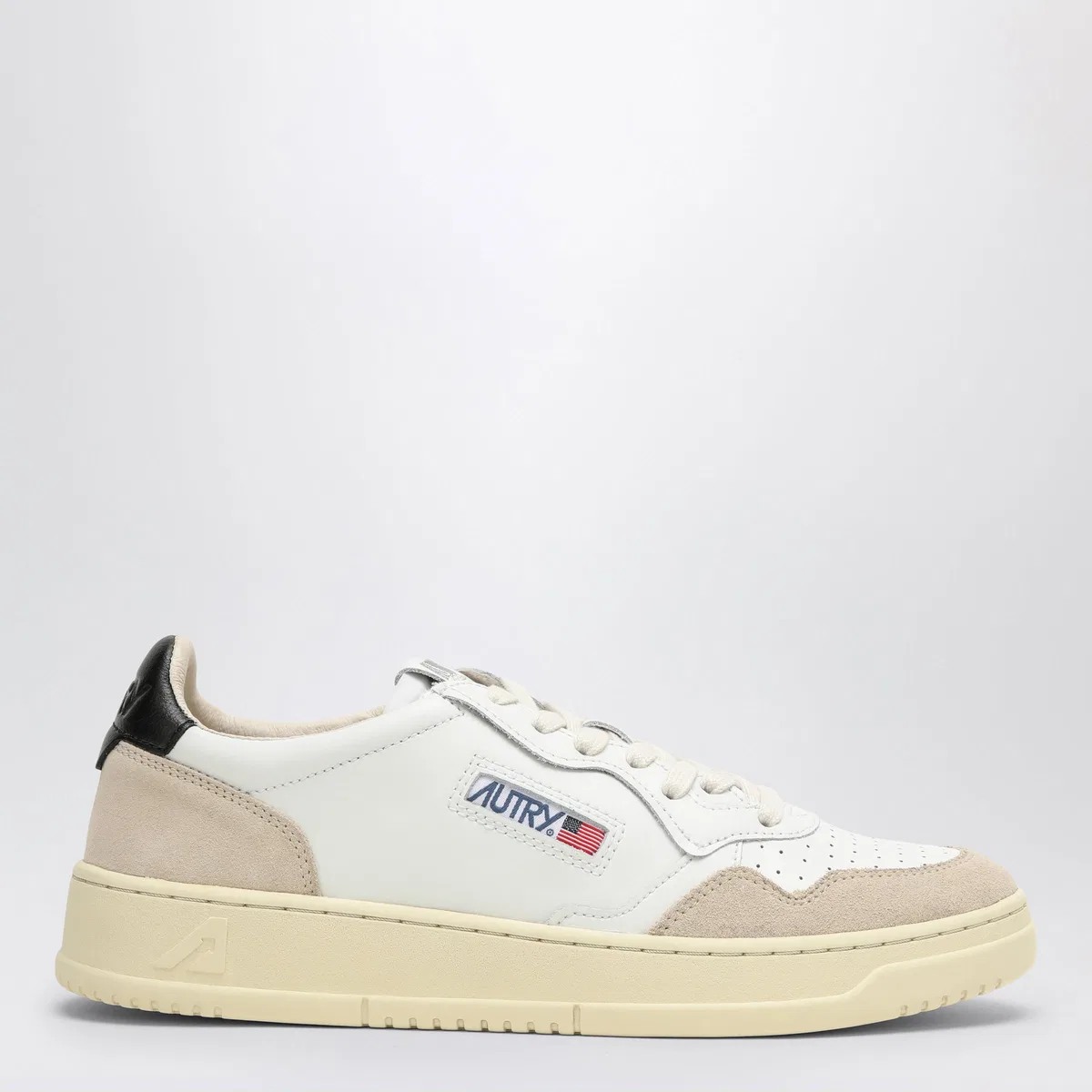 Autry Sneakers Medalist Low In White/Black Lea