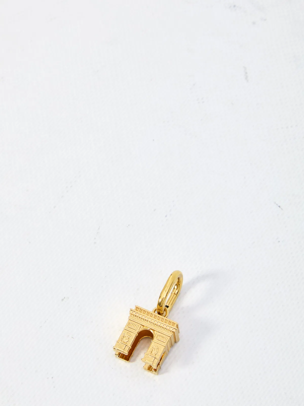 Celine Golden Pendant Inspired By The Triumphal
