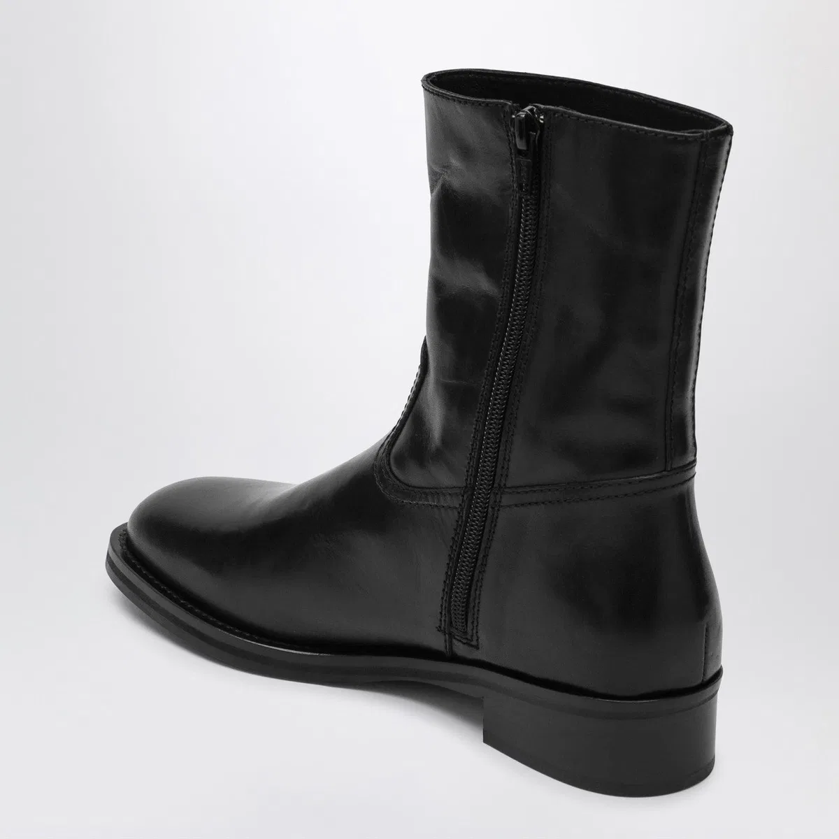 Jude Daryl Ankle Boots In Black Leather