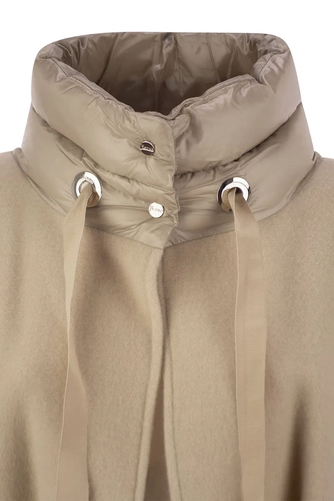 Herno Poncho Resort In Warmy E Nylon Ultraligh