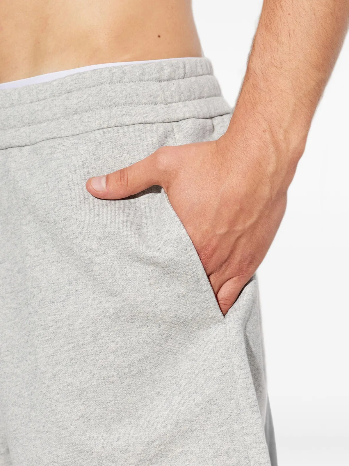 Moncler Logo-Patch Shorts