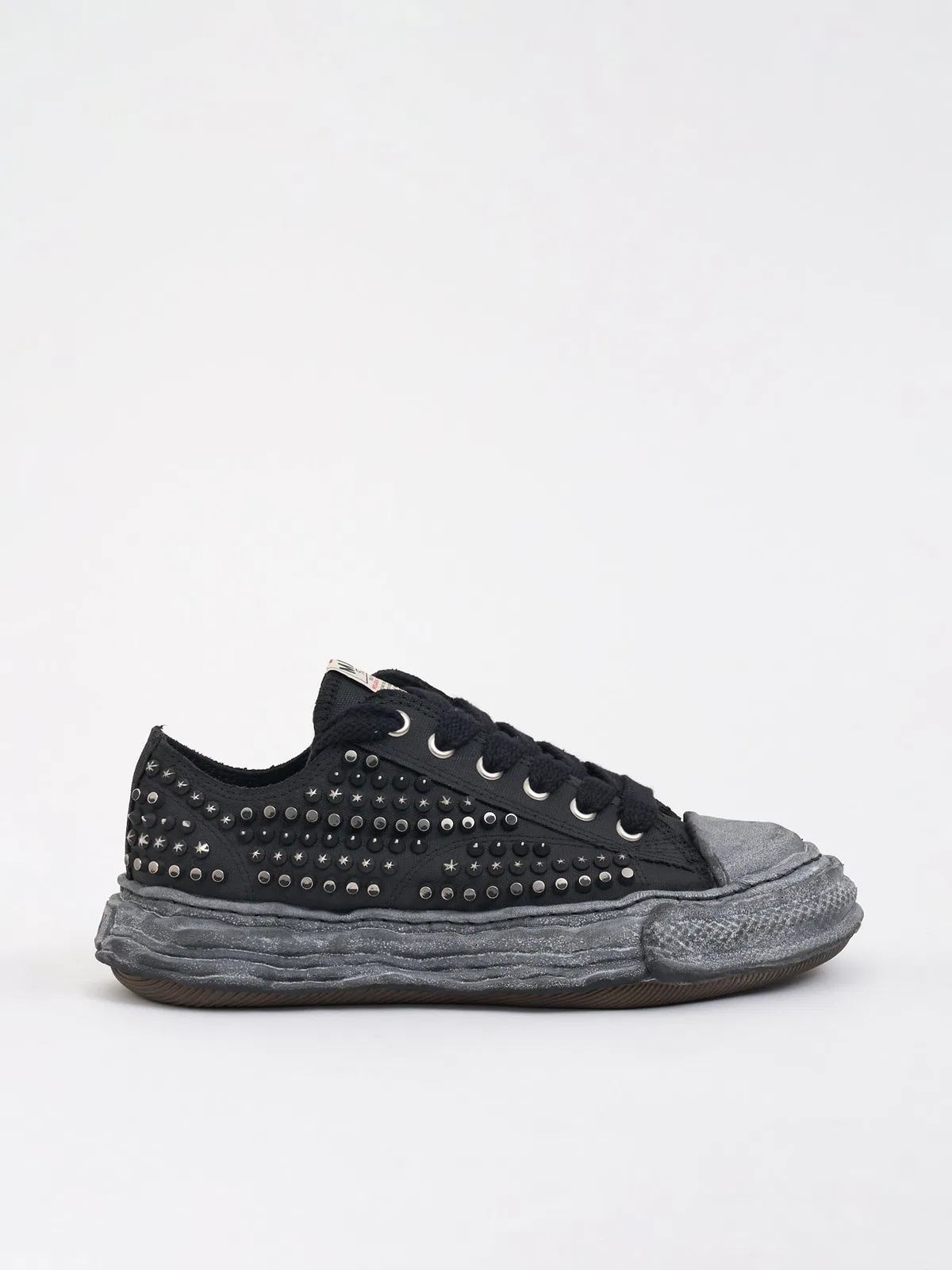 Maison mihara yasuhiro Peterson 23 Studded Paint Sneaker
