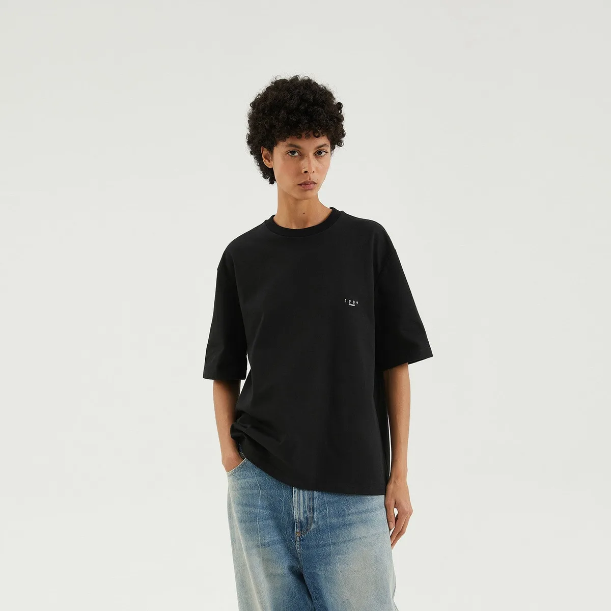 1989 studio S/S T-Shirt Black