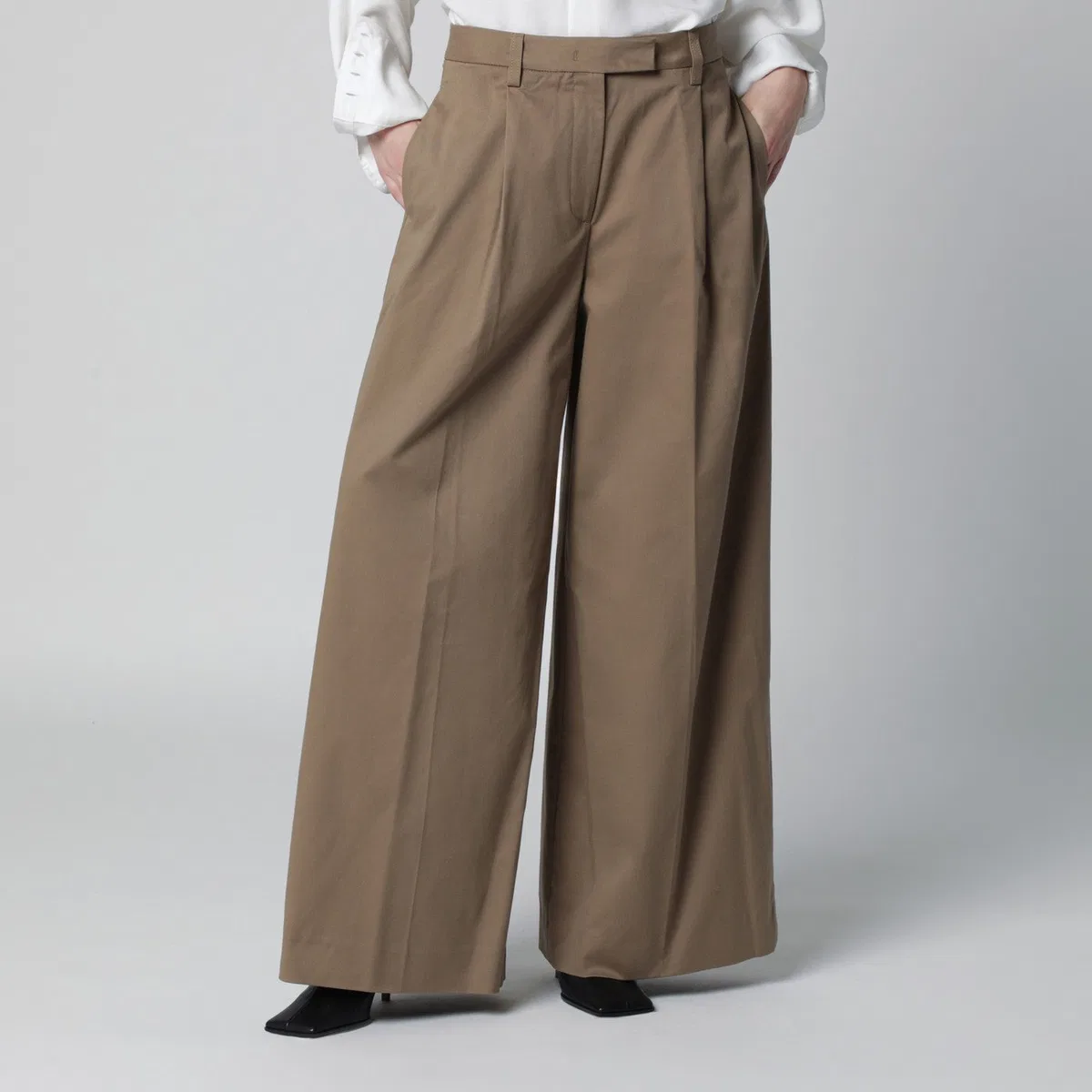 The Latest Thelatest Cognac Cotton Deva Trousers