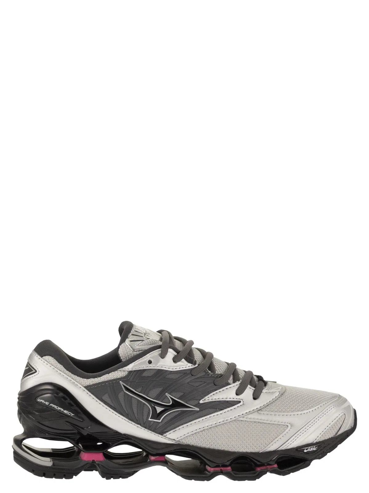 Mizuno Technical Mesh Trainers With A Cushioned